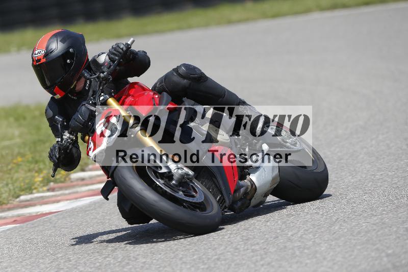 /27 12.06.2025 Ducati Schweiz Trackday Warmup  ADR/gelb-jeaune/32